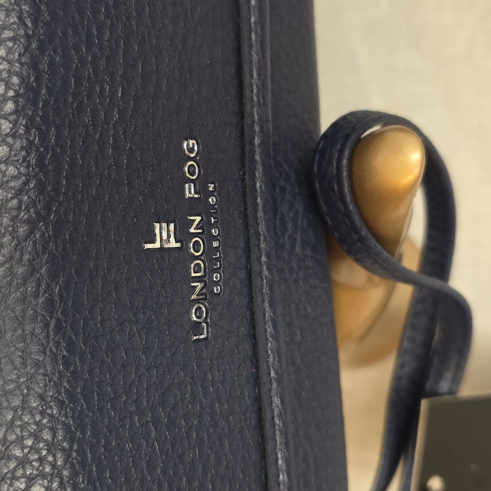 London Fog Navy Clutch Wristlet - Picture 2 of 7